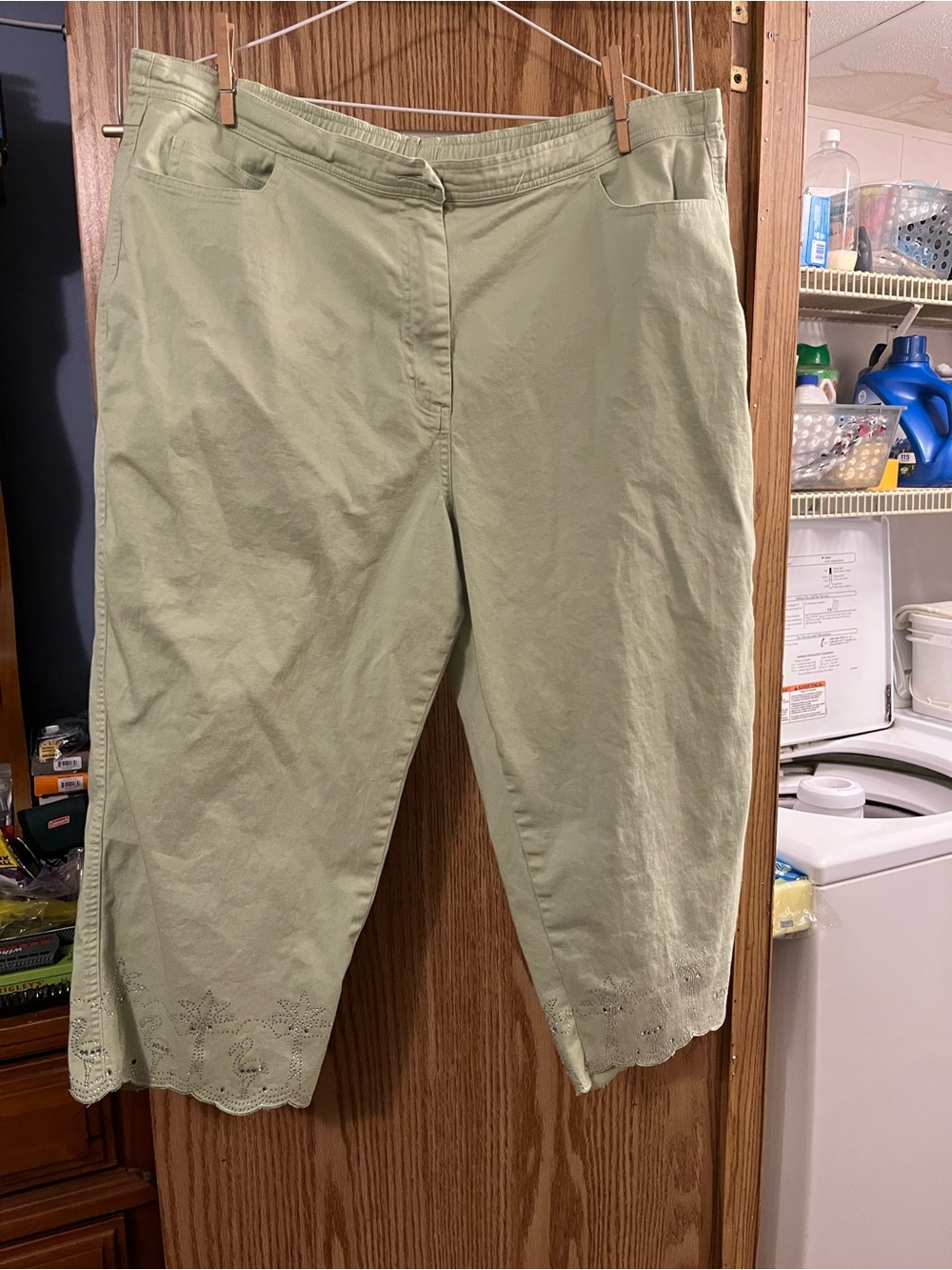 Quacker Factory Sage Green Eyelet Hem Capri Pants